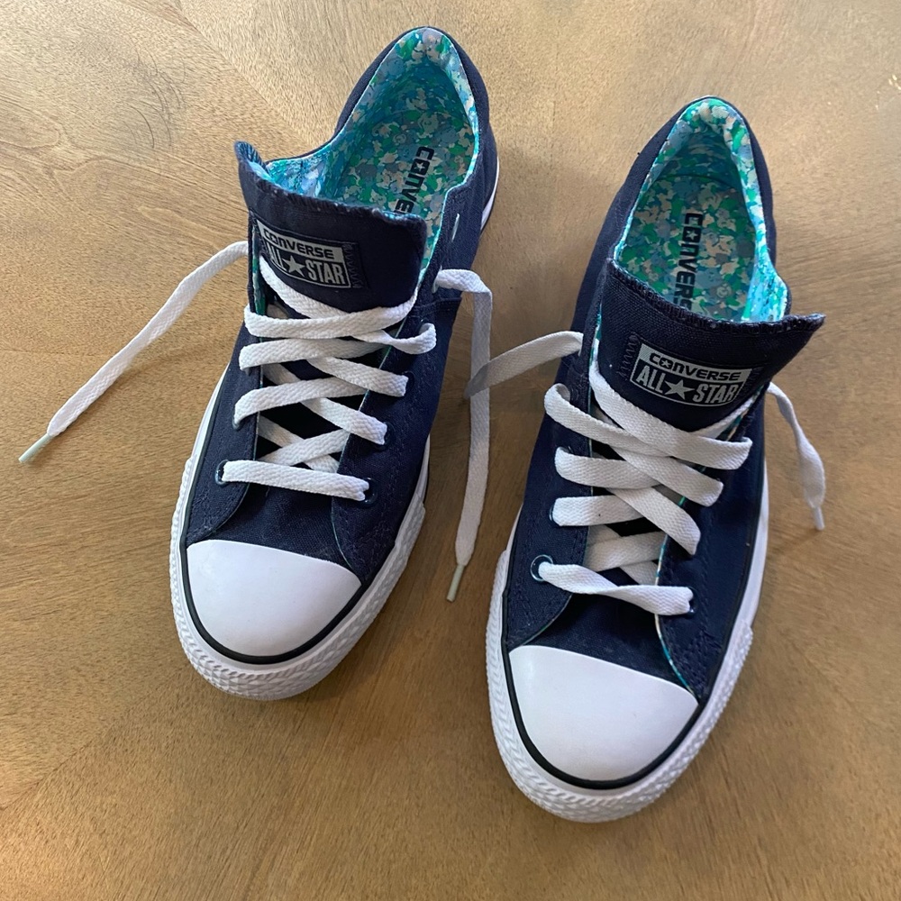 CONVERSE All Star Navy Blue Low Top Flower LinedShoes Women's SZ 10: worn once